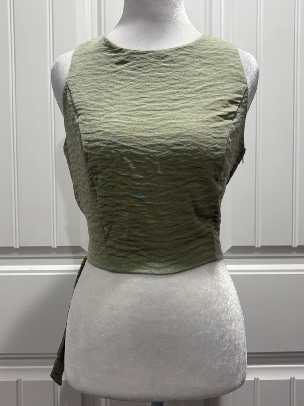 Nasty Gal Olive Textured Sleeveless Crop Top Size 4